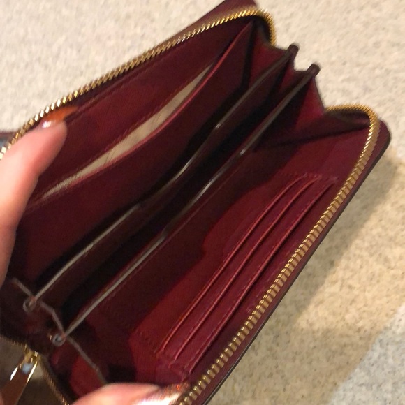 Michael Kors clutch wallet - - Picture 2 of 3